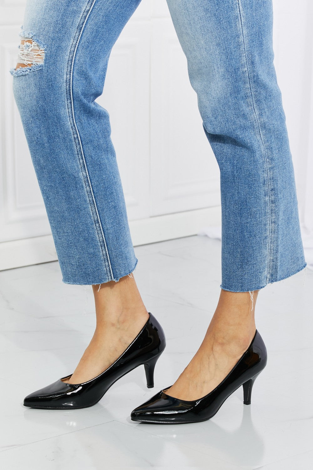 UNILADY Date Me Point Toe Pump
