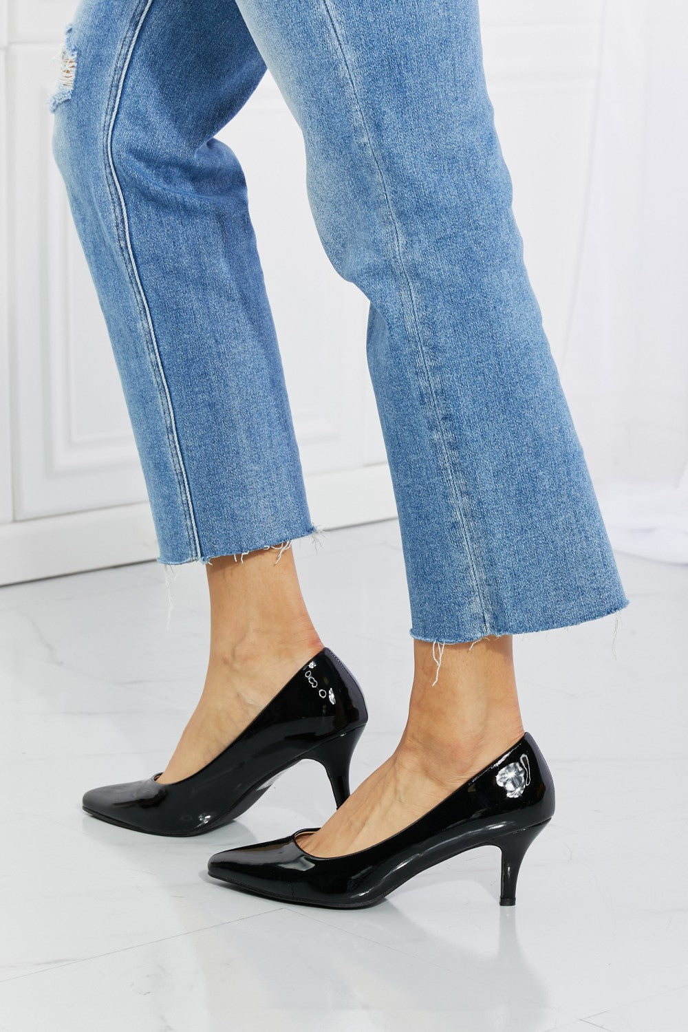 UNILADY Date Me Point Toe Pump in Black